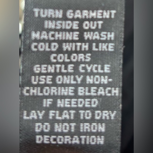 Torrid 2X Lightening Bolt Heart Black Heart Graphic Women's Top - Picture 4 of 6